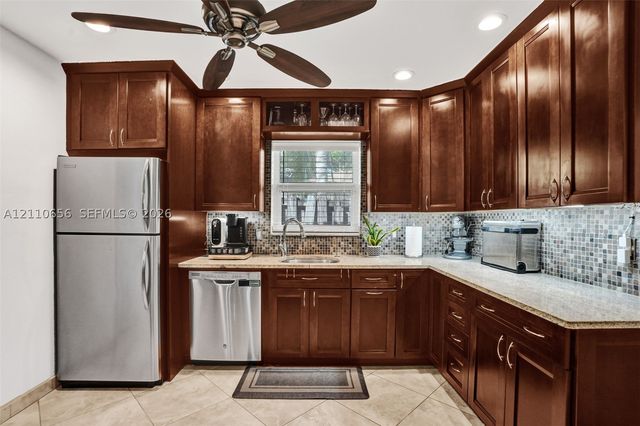 30 NE 48th Ct, Oakland Park, FL 33334