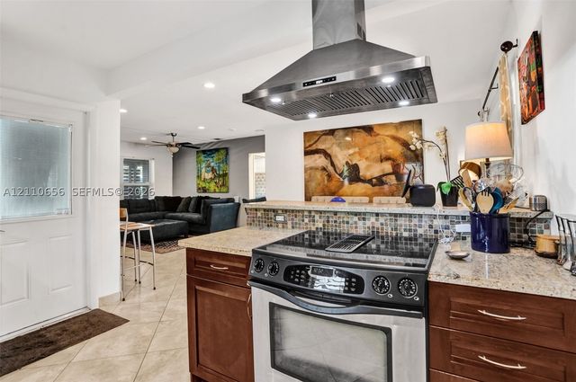 30 NE 48th Ct, Oakland Park, FL 33334