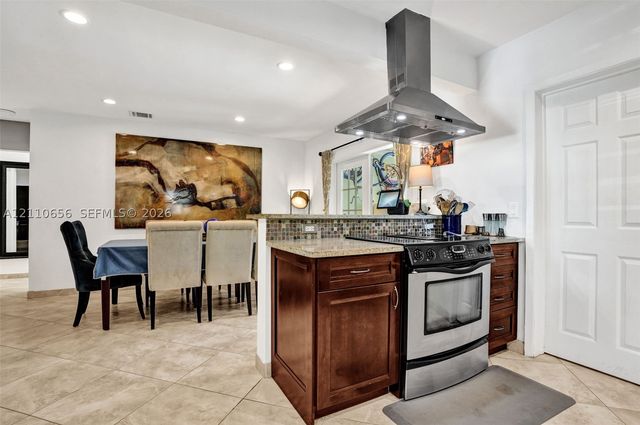 30 NE 48th Ct, Oakland Park, FL 33334