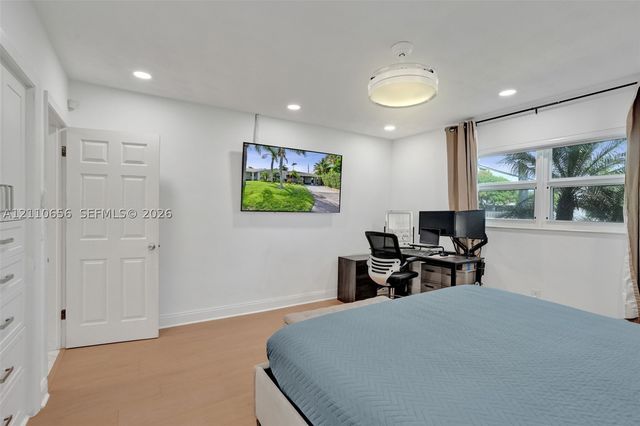 30 NE 48th Ct, Oakland Park, FL 33334
