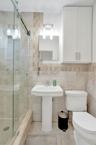 30 NE 48th Ct, Oakland Park, FL 33334