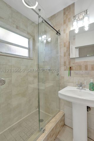 30 NE 48th Ct, Oakland Park, FL 33334