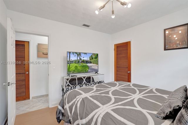 30 NE 48th Ct, Oakland Park, FL 33334