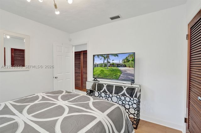 30 NE 48th Ct, Oakland Park, FL 33334