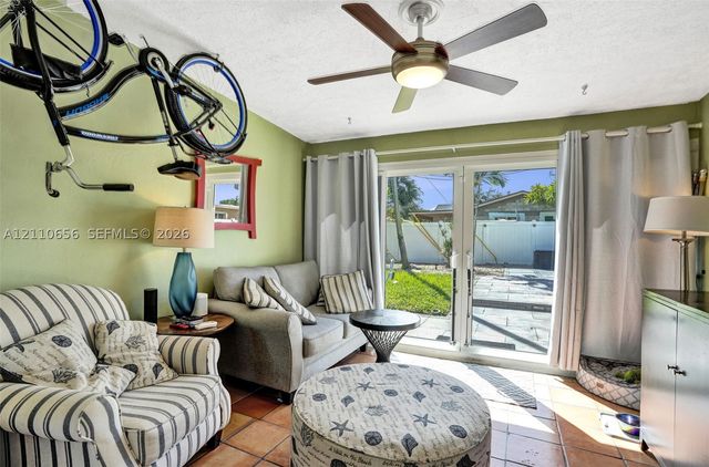 30 NE 48th Ct, Oakland Park, FL 33334