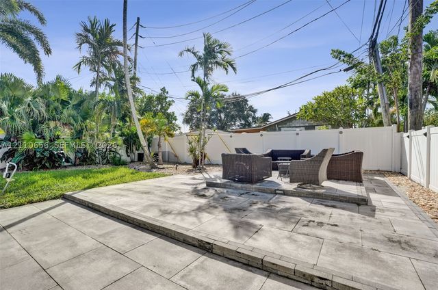 30 NE 48th Ct, Oakland Park, FL 33334