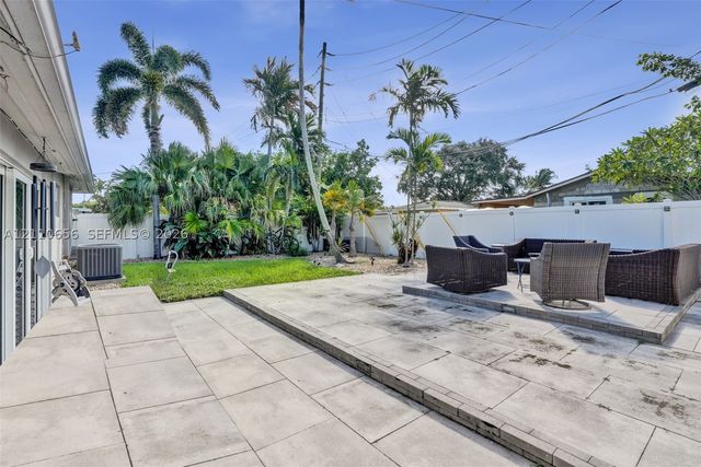 30 NE 48th Ct, Oakland Park, FL 33334