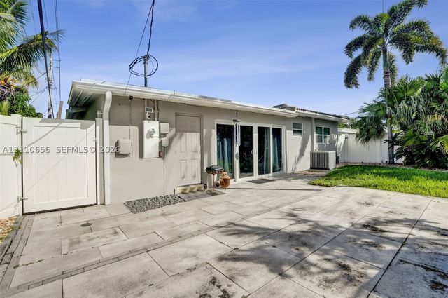 30 NE 48th Ct, Oakland Park, FL 33334