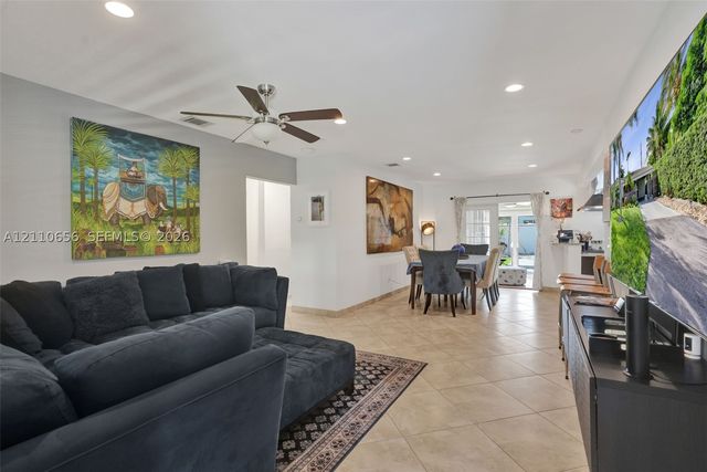 30 NE 48th Ct, Oakland Park, FL 33334