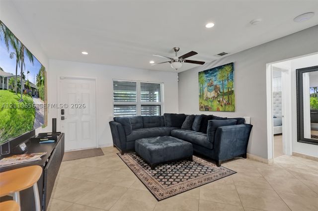 30 NE 48th Ct, Oakland Park, FL 33334