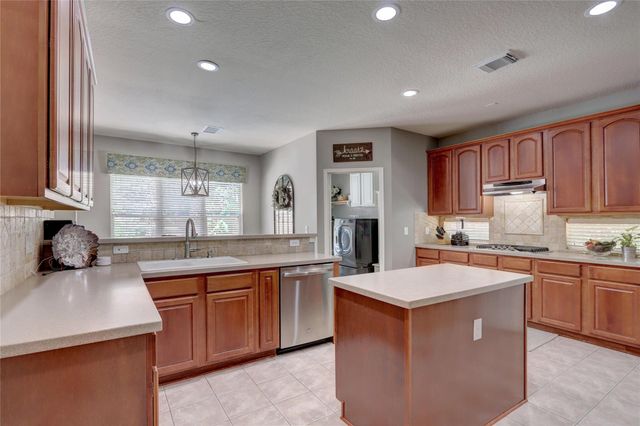 19 S Linton Ridge Circle, The Woodlands, TX 77382