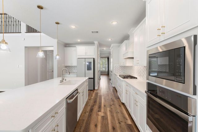 11 Floral Vista Drive, Tomball, TX 77375