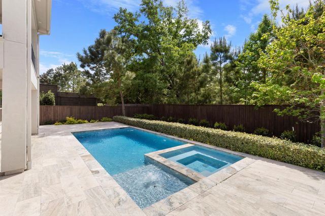11 Floral Vista Drive, Tomball, TX 77375