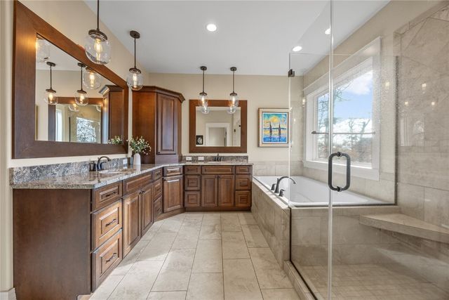 4801 Keystone Ridge SE, Cedar Rapids, IA 52403