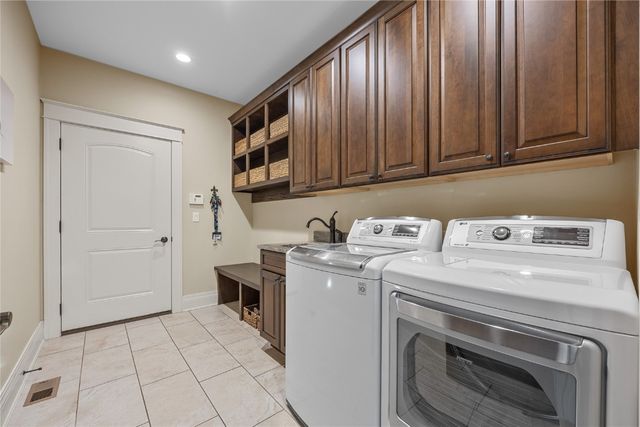 4801 Keystone Ridge SE, Cedar Rapids, IA 52403