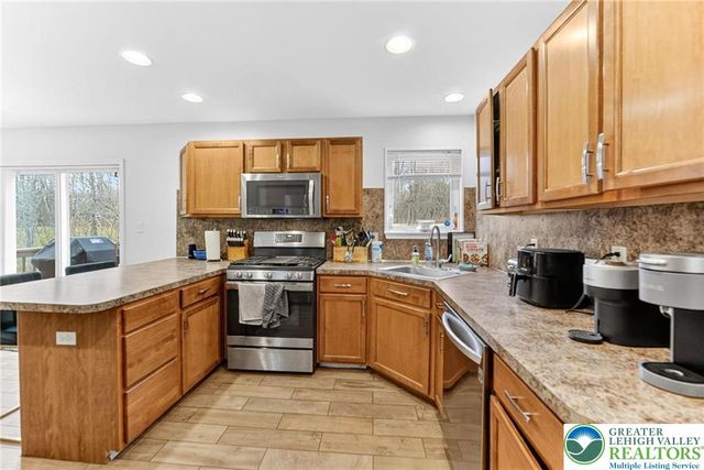 2711 Oak View Lane, Coolbaugh Twp, PA 18466