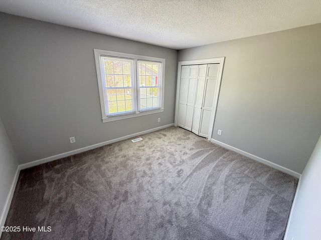120 Ridgecrest Drive, Mount Olive, NC 28365