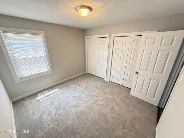 120 Ridgecrest Drive, Mount Olive, NC 28365