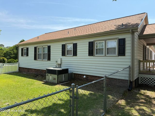 120 Ridgecrest Drive, Mount Olive, NC 28365