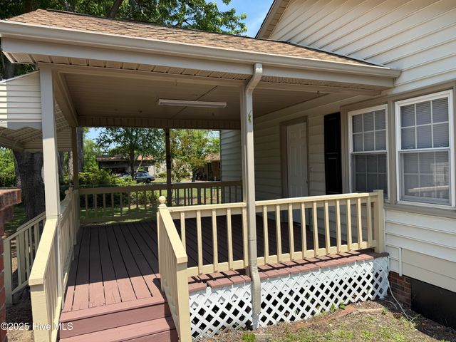 120 Ridgecrest Drive, Mount Olive, NC 28365