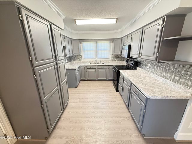 120 Ridgecrest Drive, Mount Olive, NC 28365