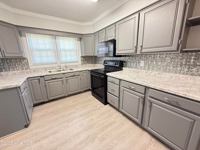 120 Ridgecrest Drive, Mount Olive, NC 28365