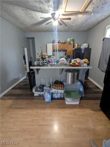 212 7th Street NW, New Philadelphia, OH 44663