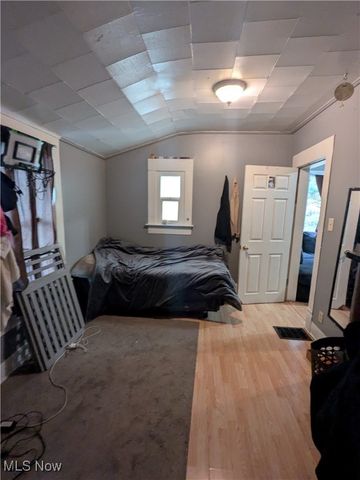 212 7th Street NW, New Philadelphia, OH 44663