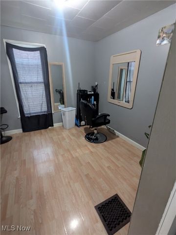 212 7th Street NW, New Philadelphia, OH 44663