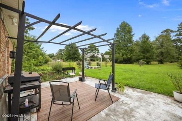 211 Converse Drive, Jacksonville, NC 28546