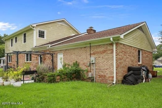 211 Converse Drive, Jacksonville, NC 28546