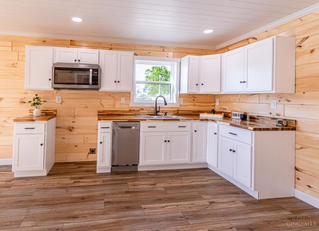 14690 St Rt 136, Winchester, OH 45697