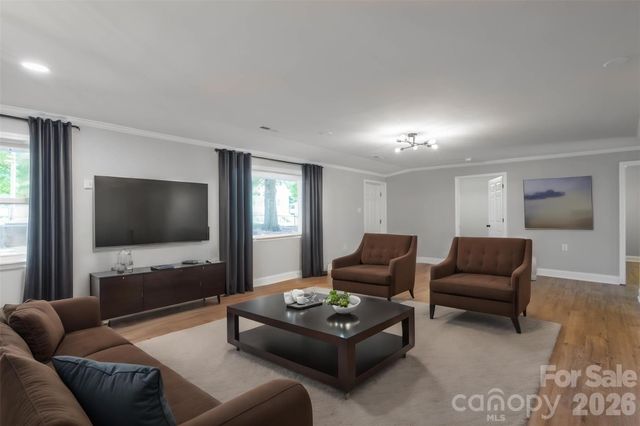 307 S Ransom Street, Gastonia, NC 28052