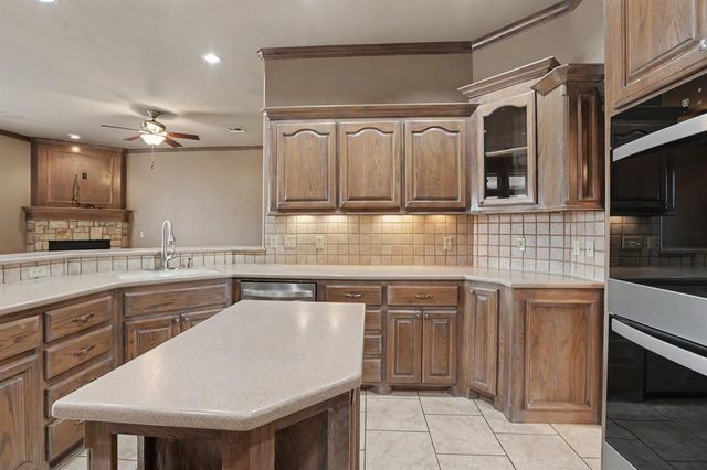 400 S Chardon Drive, Mustang, OK 73064