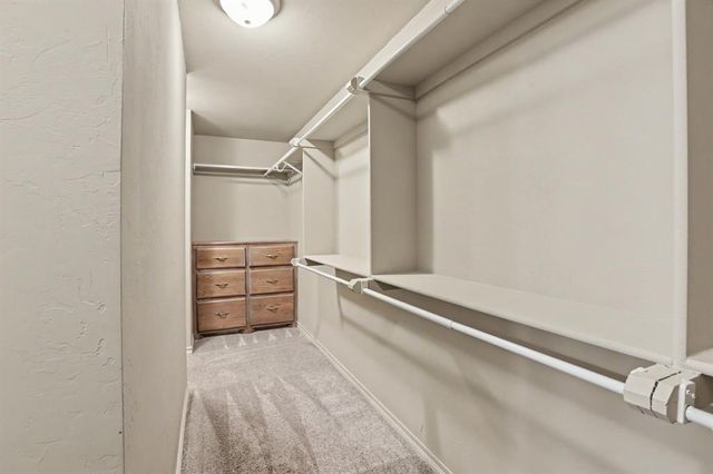400 S Chardon Drive, Mustang, OK 73064