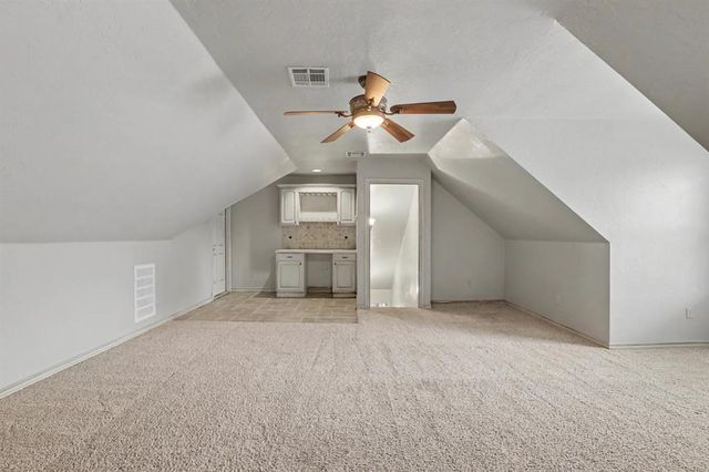 400 S Chardon Drive, Mustang, OK 73064