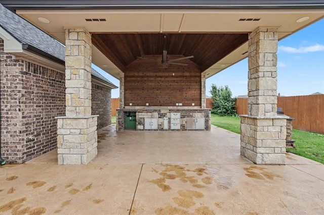 400 S Chardon Drive, Mustang, OK 73064