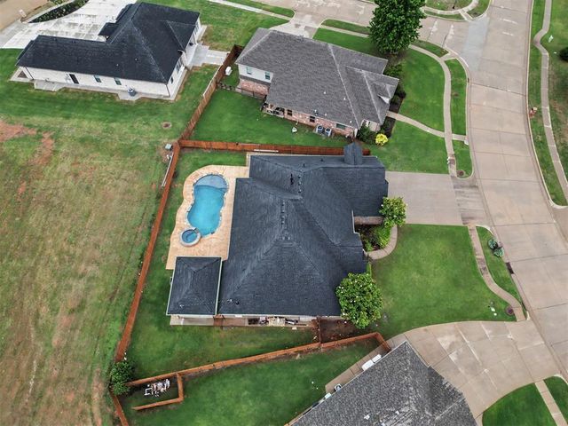 400 S Chardon Drive, Mustang, OK 73064