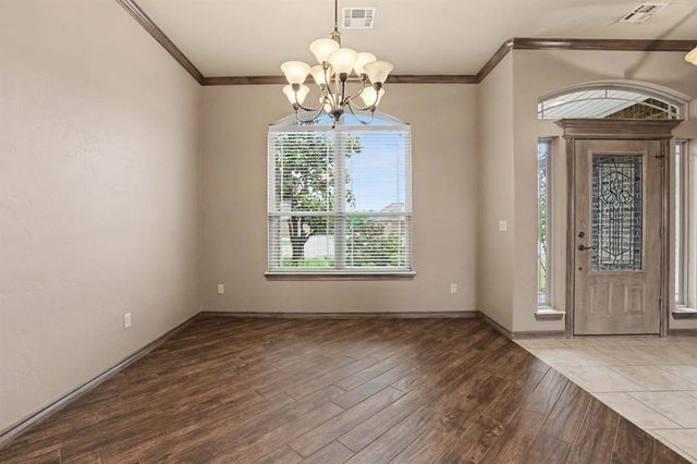 400 S Chardon Drive, Mustang, OK 73064