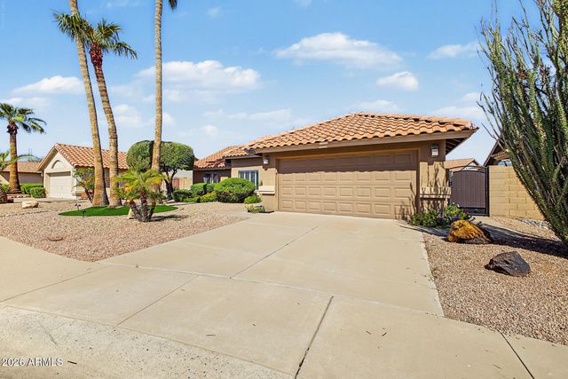 11038 W RUNION Drive, Sun City, AZ 85373
