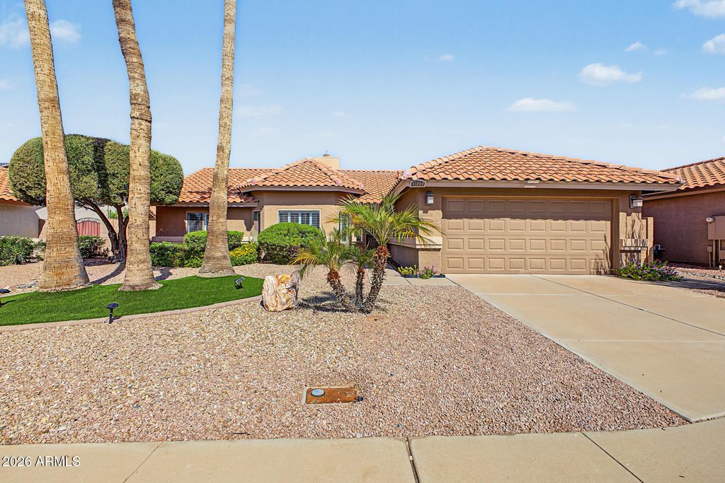 11038 W RUNION Drive, Sun City, AZ 85373 — exterior