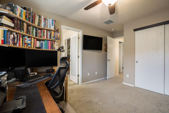 10827 Lobos Creek Way NE, Albuquerque, NM 87123