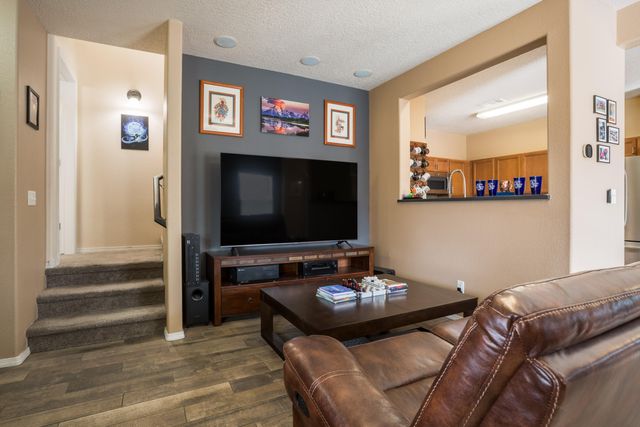 10827 Lobos Creek Way NE, Albuquerque, NM 87123