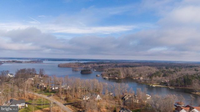 639 NOAHS LANDING DR, Bumpass, VA 23024