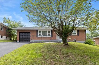5153 Wallingford Drive, St Louis, MO 63121
