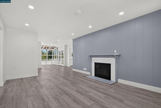 1910 Encima Dr, Concord, CA 94519