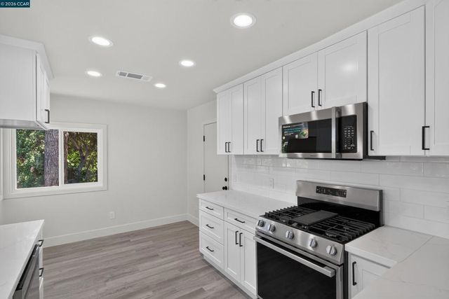1910 Encima Dr, Concord, CA 94519