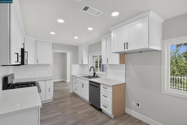 1910 Encima Dr, Concord, CA 94519