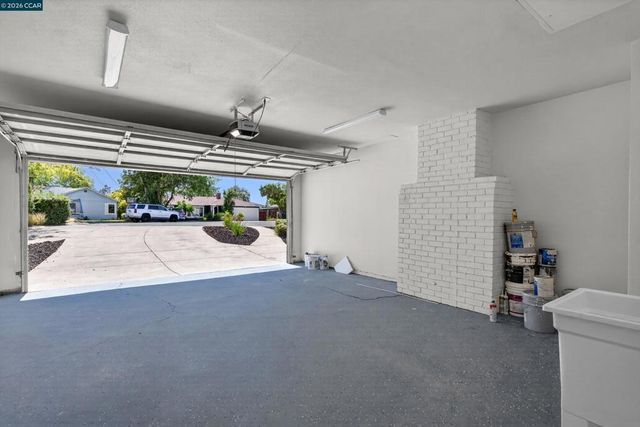 1910 Encima Dr, Concord, CA 94519