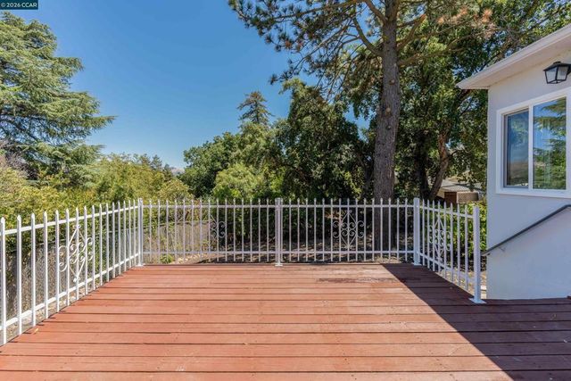 1910 Encima Dr, Concord, CA 94519